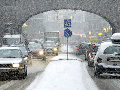Προβλήματα από το χιόνι και στη Σουηδία